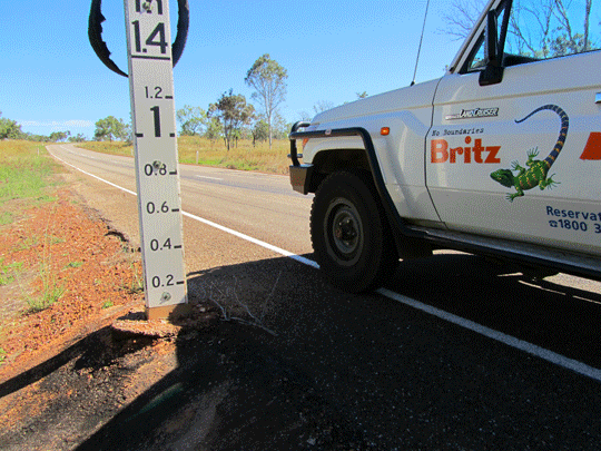 water level sign on highway Kununurra before Gibb